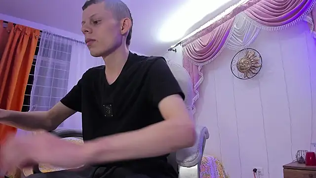 Matthew Boy  online show from October 30, 2025, 3:16 am