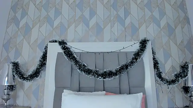 anais cooper online show from December 16, 2025, 11:36 am