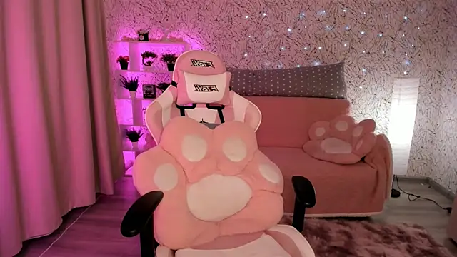 luna cross online show from February 12, 2025, 6:51 am