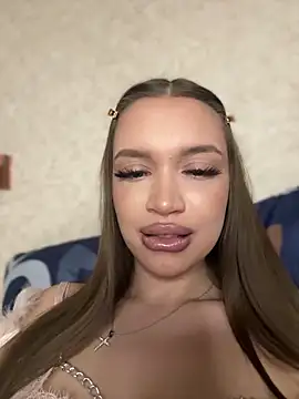 bunnyrich online show from April 18, 2026, 10:32 pm