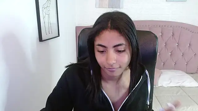 shaneelle online show from October 21, 2025, 3:06 am