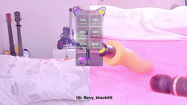 Snapshot of revy_blacck chatting on October 4, 2025, 10:50 am revy blacck online show from October 4, 2025, 10:50 am