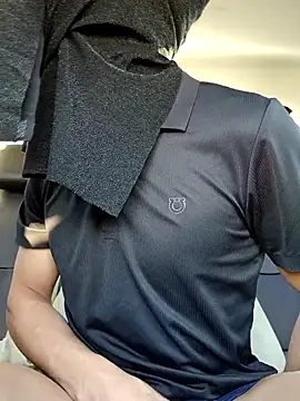 Snapshot of Alfrendino44 chatting on December 19, 2025, 8:33 pm Alfrendino44 online show from December 19, 2025, 8:33 pm