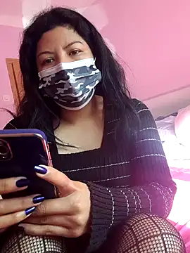 Snapshot of katymojadit chatting on January 13, 2025, 1:06 pm katymojadit online show from January 13, 2025, 1:06 pm