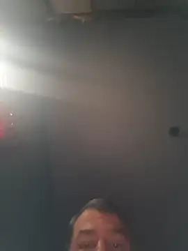 Carlossantos07 online show from April 18, 2026, 10:28 am