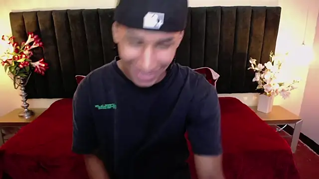 soft attraction online show from February 10, 2026, 7:46 pm