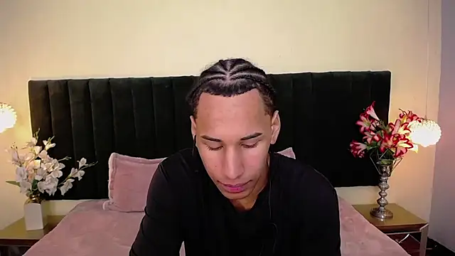 Snapshot of soft_attraction chatting on October 17, 2025, 7:48 pm soft attraction online show from October 17, 2025, 7:48 pm