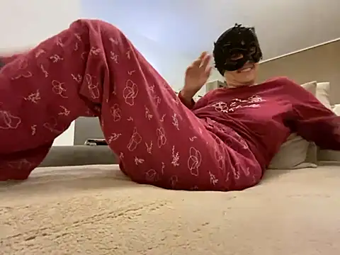 Marilou1983 online show from February 8, 2026, 8:17 pm