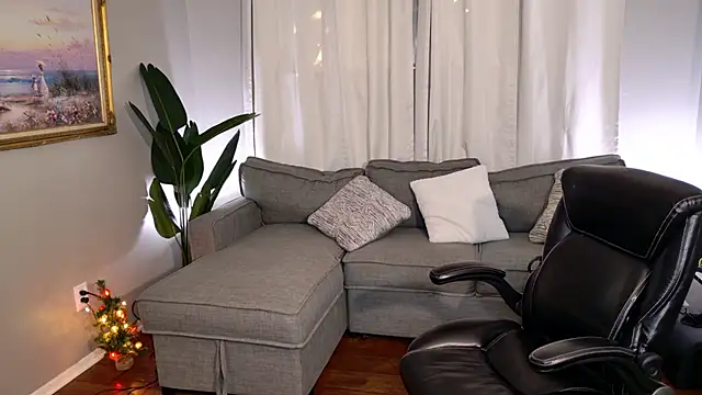 Mistress Melissa online show from December 18, 2024, 3:00 pm