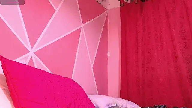 Snapshot of sara_linares chatting on November 23, 2025, 5:06 am sara linares online show from November 23, 2025, 5:06 am