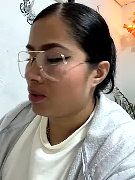 Snapshot of Sweet__Nurse1 chatting on December 3, 2025, 7:13 pm Sweet Nurse1 online show from December 3, 2025, 7:13 pm