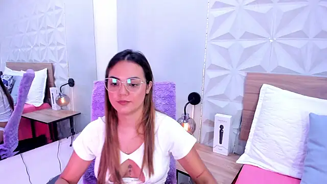 Stacey white  online show from April 7, 2026, 7:59 pm