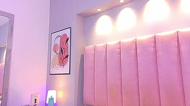 KeilyRoss online show from February 3, 2026, 8:25 pm