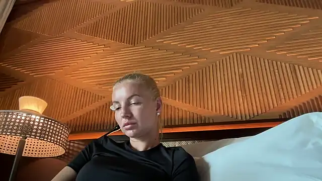 aestetick online show from November 30, 2025, 4:24 am