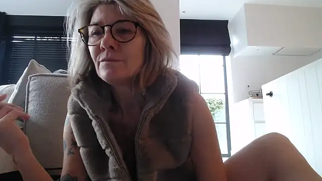 godinflower online show from September 20, 2025, 10:09 am