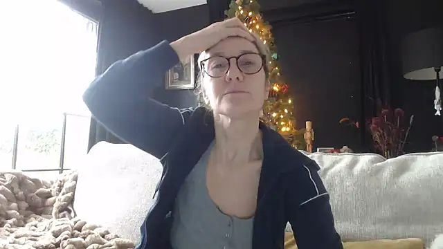 godinflower online show from December 4, 2025, 10:14 am