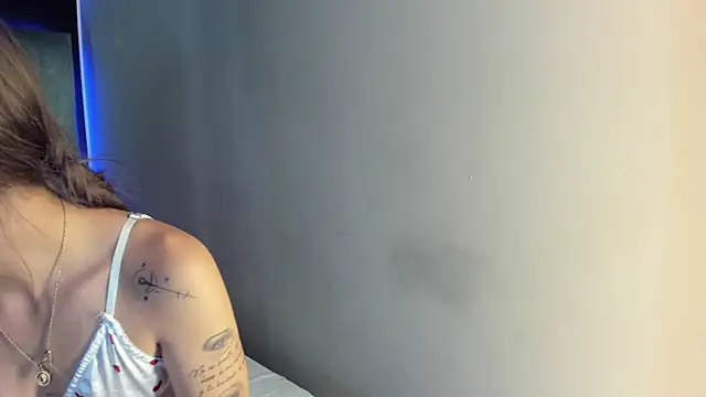 AmmyJones  online show from November 19, 2025, 7:03 pm