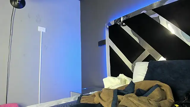 AmmyJones  online show from January 5, 2026, 7:50 pm