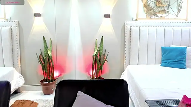 Snapshot of StefyGil_ chatting on November 8, 2025, 1:36 pm StefyGil online show from November 8, 2025, 1:36 pm