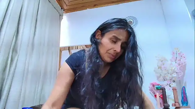  Marcela   online show from November 28, 2025, 12:27 pm