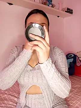 Juanamd1 online show from March 6, 2025, 8:41 am