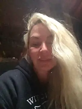 AshleyDiamonds1 online show from May 15, 2026, 2:42 am
