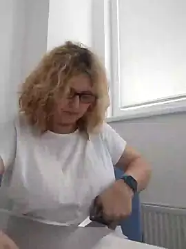 Snapshot of SexyHotSusan chatting on January 20, 2025, 8:41 am SexyHotSusan online show from January 20, 2025, 8:41 am