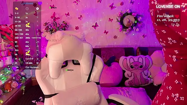 Miss SweetPeach online show from April 5, 2026, 7:42 pm