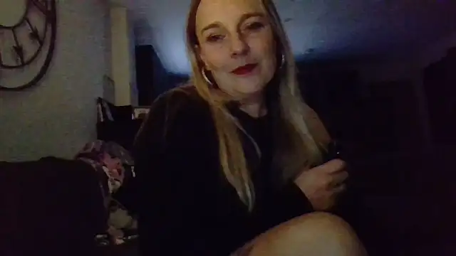 Snapshot of scrummymummy2 chatting on January 17, 2026, 12:48 am scrummymummy2 online show from January 17, 2026, 12:48 am