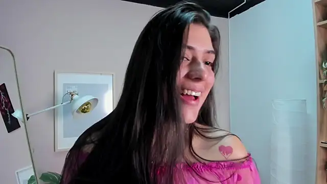 Snapshot of dakotaa__ chatting on September 19, 2025, 8:35 pm dakotaa online show from September 19, 2025, 8:35 pm