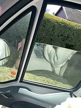 -Milfshake- online show from April 8, 2026, 11:12 am