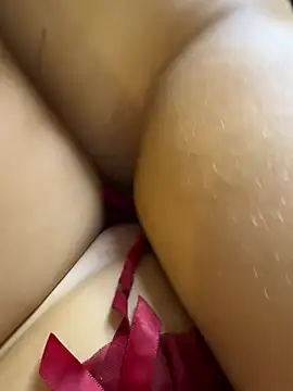 Snapshot of PrincessMegUK chatting on December 11, 2024, 11:21 pm PrincessMegUK online show from December 11, 2024, 11:21 pm