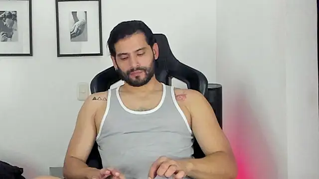 Snapshot of Dereck_vega chatting on July 9, 2026, 12:33 am Dereck vega online show from July 9, 2026, 12:33 am