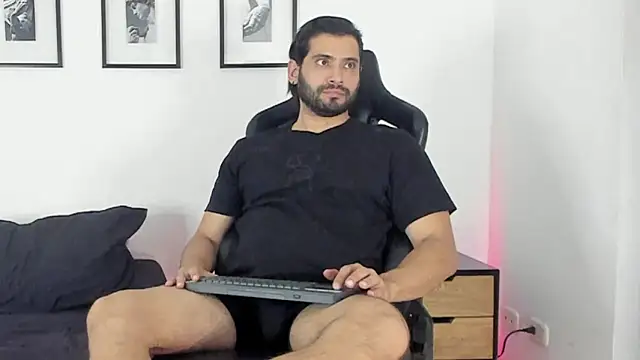 Snapshot of Dereck_vega chatting on May 11, 2026, 9:12 pm Dereck vega online show from May 11, 2026, 9:12 pm
