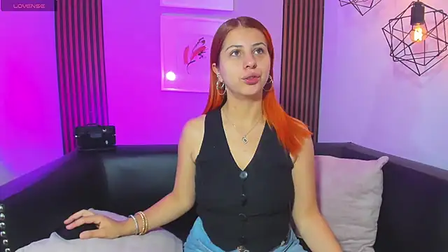 Nahiajhonson  online show from March 7, 2026, 12:10 pm