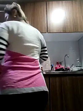 coral smitth online show from November 1, 2025, 7:19 pm