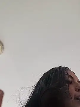 EmmaTorres  online show from December 17, 2025, 8:25 pm