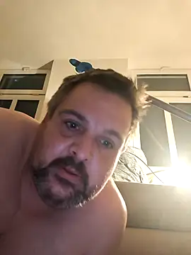 Snapshot of Ronny2510 chatting on December 18, 2025, 9:29 pm Ronny2510 online show from December 18, 2025, 9:29 pm