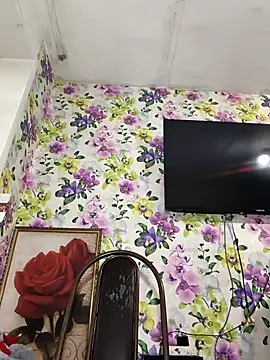 Snapshot of sweetbb15 chatting on December 3, 2025, 10:25 am sweetbb15 online show from December 3, 2025, 10:25 am