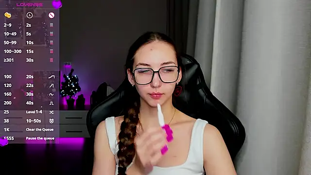 Snapshot of Sm0ly chatting on December 24, 2024, 1:38 am Sm0ly online show from December 24, 2024, 1:38 am