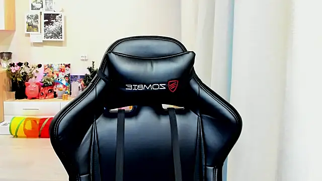 Sm0ly online show from October 22, 2025, 2:11 am