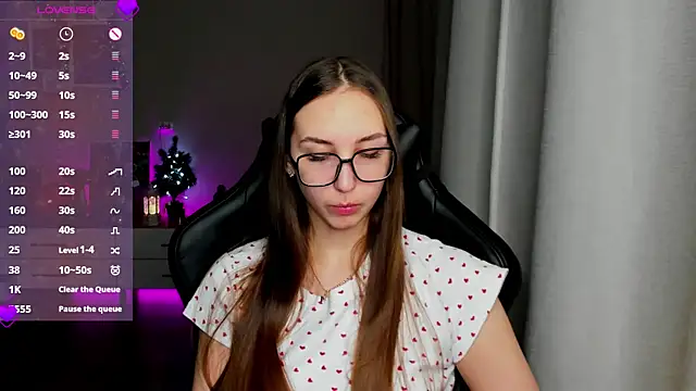 Snapshot of Sm0ly chatting on January 8, 2025, 1:32 am Sm0ly online show from January 8, 2025, 1:32 am
