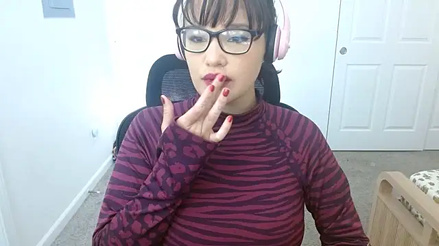 Snapshot of nomichuu chatting on July 19, 2026, 10:17 pm nomichuu online show from July 19, 2026, 10:17 pm