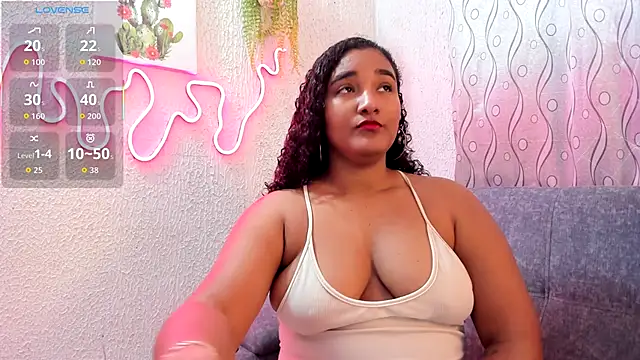 Snapshot of samanthaeliott22 chatting on October 26, 2025, 9:37 pm samanthaeliott22 online show from October 26, 2025, 9:37 pm