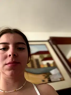 Snapshot of Cloew_Marz chatting on October 16, 2025, 9:01 pm Cloew Marz online show from October 16, 2025, 9:01 pm
