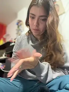 Cloew Marz online show from April 21, 2026, 10:05 pm