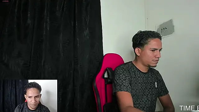 Snapshot of Extreme_dirty_paradise chatting on December 21, 2025, 4:14 am Extreme dirty paradise online show from December 21, 2025, 4:14 am