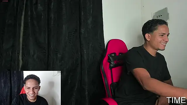 Snapshot of Extreme_dirty_paradise chatting on December 15, 2025, 4:07 am Extreme dirty paradise online show from December 15, 2025, 4:07 am