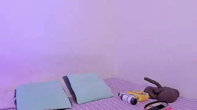 crystalvazquez online show from January 7, 2026, 10:42 am