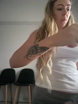 RaquelleDevon online show from February 11, 2026, 6:24 am